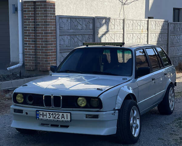 Серый БМВ 3 Серия, объемом двигателя 1.8 л и пробегом 420 тыс. км за 9500 $, фото 4 на Automoto.ua