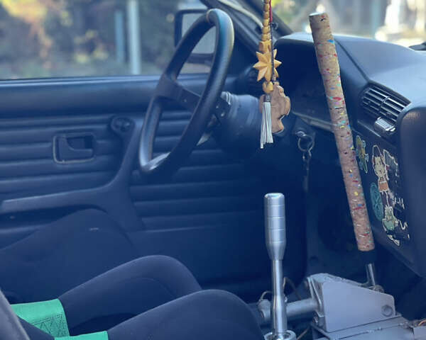 Серый БМВ 3 Серия, объемом двигателя 1.8 л и пробегом 420 тыс. км за 9500 $, фото 10 на Automoto.ua