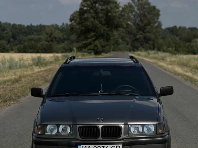 Серый БМВ 3 Серия, объемом двигателя 2.5 л и пробегом 365 тыс. км за 4000 $, фото 5 на Automoto.ua