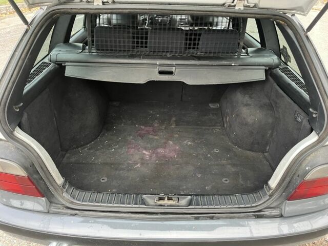 Серый БМВ 3 Серия, объемом двигателя 1.6 л и пробегом 1 тыс. км за 3000 $, фото 7 на Automoto.ua