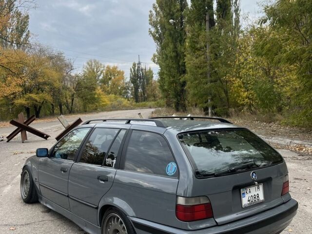 Серый БМВ 3 Серия, объемом двигателя 1.6 л и пробегом 1 тыс. км за 3000 $, фото 3 на Automoto.ua