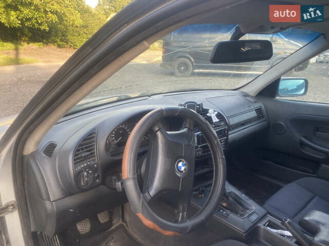 Сірий БМВ 3 Серія, об'ємом двигуна 1.6 л та пробігом 390 тис. км за 2100 $, фото 11 на Automoto.ua