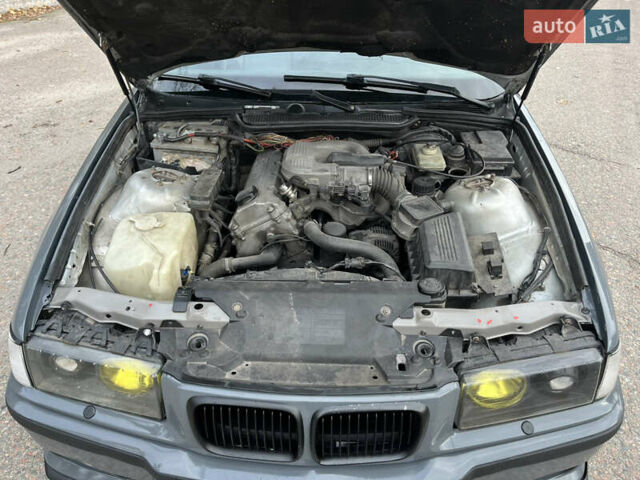 Сірий БМВ 3 Серія, об'ємом двигуна 1.6 л та пробігом 666 тис. км за 2900 $, фото 7 на Automoto.ua