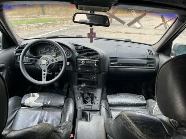 Серый БМВ 3 Серия, объемом двигателя 1.6 л и пробегом 1 тыс. км за 3000 $, фото 5 на Automoto.ua