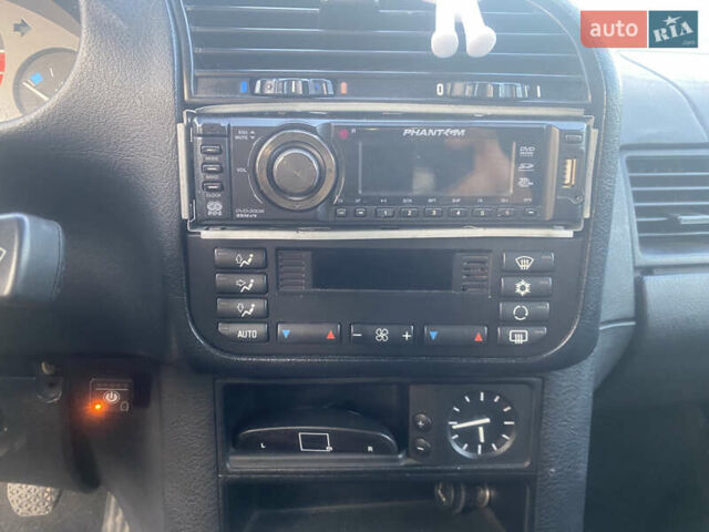 Сірий БМВ 3 Серія, об'ємом двигуна 1.6 л та пробігом 390 тис. км за 2100 $, фото 14 на Automoto.ua