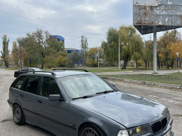 Серый БМВ 3 Серия, объемом двигателя 1.6 л и пробегом 1 тыс. км за 3000 $, фото 1 на Automoto.ua