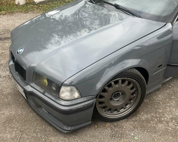 Сірий БМВ 3 Серія, об'ємом двигуна 1.6 л та пробігом 666 тис. км за 2900 $, фото 11 на Automoto.ua