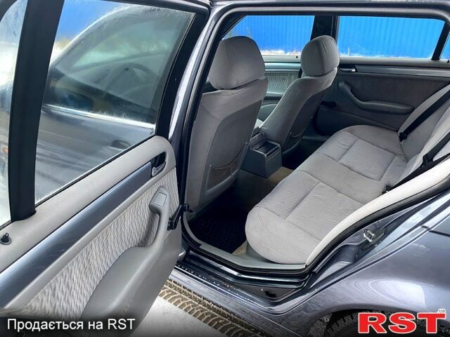 Серый БМВ 3 Серия, объемом двигателя 2 л и пробегом 225 тыс. км за 4300 $, фото 10 на Automoto.ua