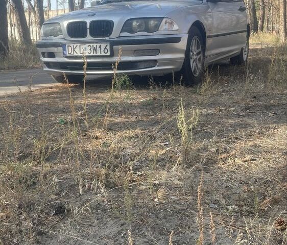 Серый БМВ 3 Серия, объемом двигателя 2 л и пробегом 420 тыс. км за 2365 $, фото 2 на Automoto.ua