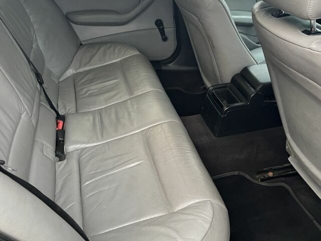 Сірий БМВ 3 Серія, об'ємом двигуна 2 л та пробігом 378 тис. км за 3950 $, фото 17 на Automoto.ua