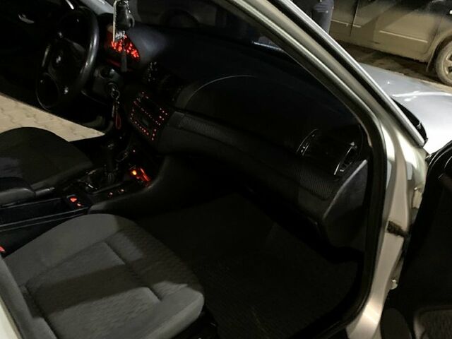 Серый БМВ 3 Серия, объемом двигателя 2 л и пробегом 280 тыс. км за 4499 $, фото 10 на Automoto.ua