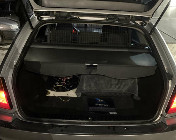 Серый БМВ 3 Серия, объемом двигателя 2 л и пробегом 280 тыс. км за 4499 $, фото 15 на Automoto.ua