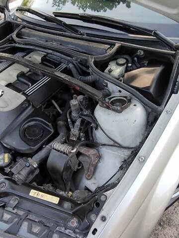 Серый БМВ 3 Серия, объемом двигателя 2.93 л и пробегом 400 тыс. км за 6500 $, фото 7 на Automoto.ua