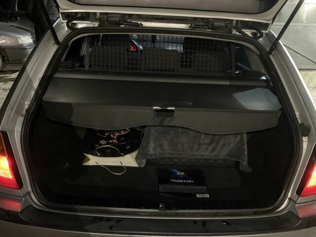 Серый БМВ 3 Серия, объемом двигателя 2 л и пробегом 280 тыс. км за 4499 $, фото 14 на Automoto.ua