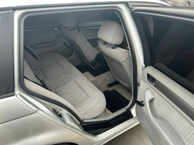 Серый БМВ 3 Серия, объемом двигателя 1.9 л и пробегом 257 тыс. км за 4550 $, фото 13 на Automoto.ua