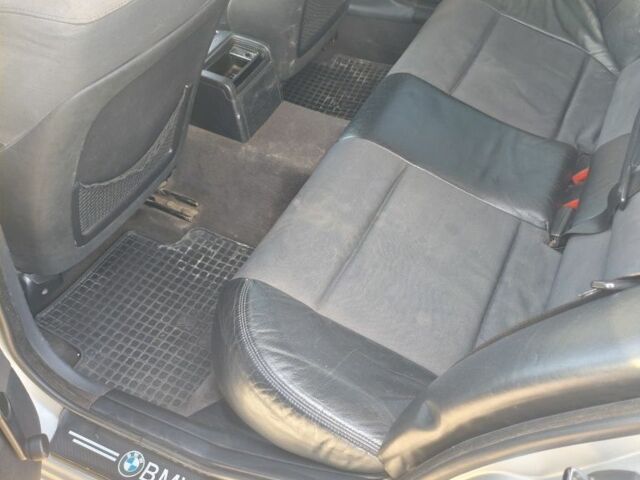 Серый БМВ 3 Серия, объемом двигателя 2 л и пробегом 42 тыс. км за 3900 $, фото 5 на Automoto.ua