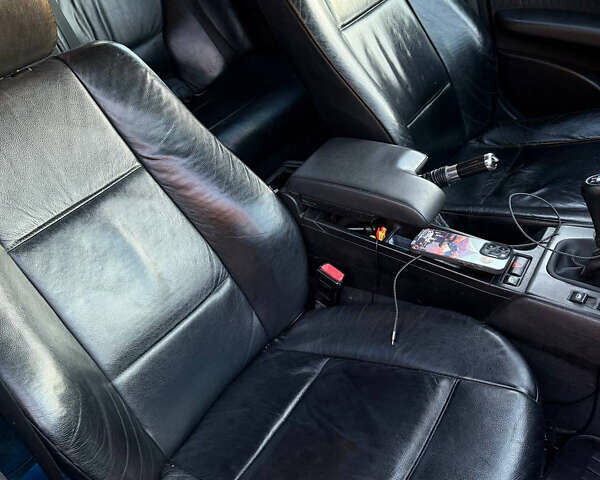 Серый БМВ 3 Серия, объемом двигателя 2 л и пробегом 260 тыс. км за 4999 $, фото 8 на Automoto.ua