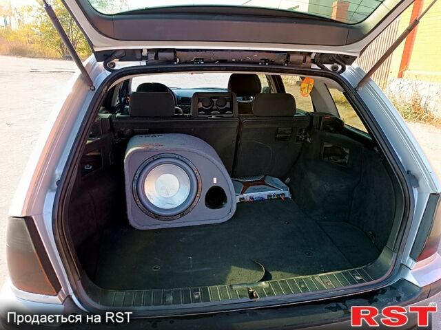 Сірий БМВ 3 Серія, об'ємом двигуна 2 л та пробігом 200 тис. км за 2850 $, фото 11 на Automoto.ua