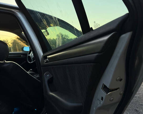 Серый БМВ 3 Серия, объемом двигателя 2 л и пробегом 260 тыс. км за 4999 $, фото 2 на Automoto.ua