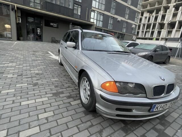 Серый БМВ 3 Серия, объемом двигателя 2 л и пробегом 306 тыс. км за 2700 $, фото 1 на Automoto.ua