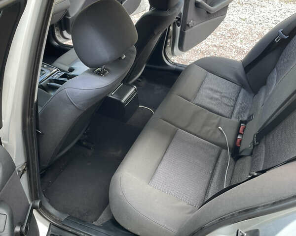 Серый БМВ 3 Серия, объемом двигателя 2 л и пробегом 307 тыс. км за 3900 $, фото 8 на Automoto.ua