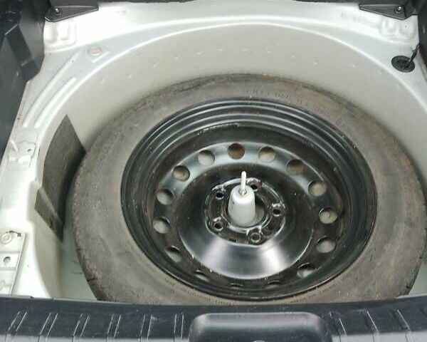 Серый БМВ 3 Серия, объемом двигателя 1.9 л и пробегом 260 тыс. км за 5000 $, фото 38 на Automoto.ua