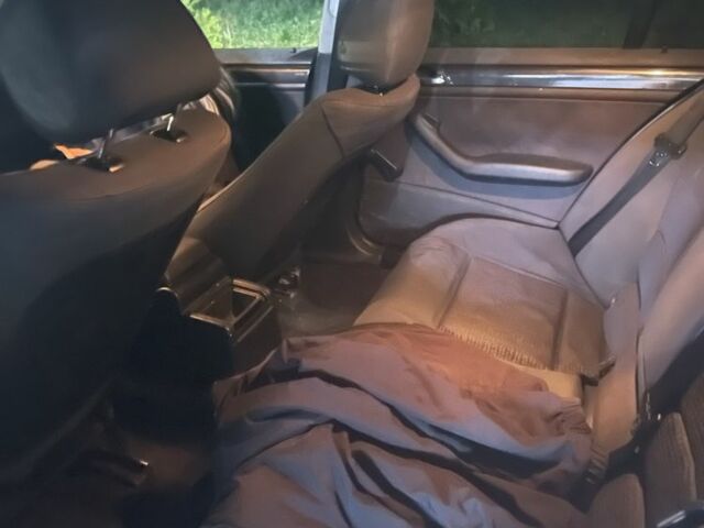 Серый БМВ 3 Серия, объемом двигателя 2 л и пробегом 370 тыс. км за 2000 $, фото 6 на Automoto.ua