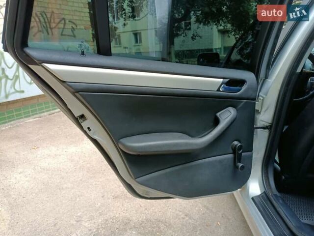 Сірий БМВ 3 Серія, об'ємом двигуна 2 л та пробігом 325 тис. км за 4450 $, фото 11 на Automoto.ua