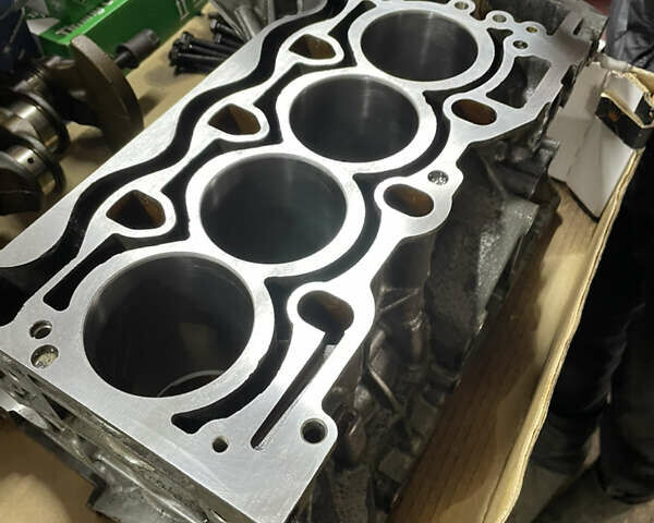 Серый БМВ 3 Серия, объемом двигателя 2 л и пробегом 307 тыс. км за 3900 $, фото 22 на Automoto.ua