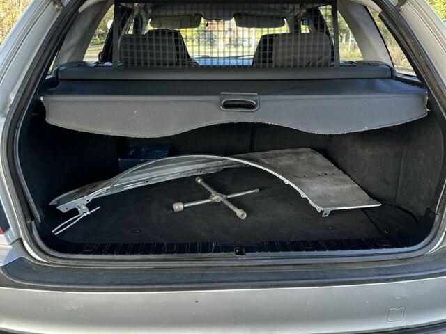 Серый БМВ 3 Серия, объемом двигателя 2 л и пробегом 353 тыс. км за 2800 $, фото 14 на Automoto.ua