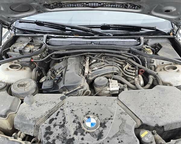 Серый БМВ 3 Серия, объемом двигателя 2 л и пробегом 300 тыс. км за 3650 $, фото 4 на Automoto.ua