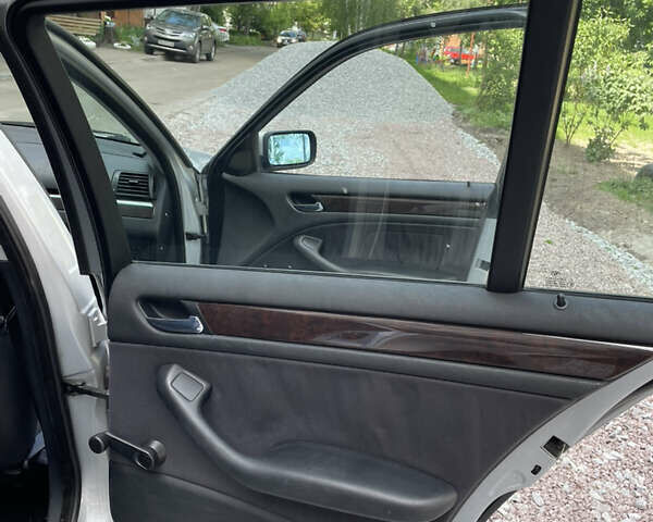 Серый БМВ 3 Серия, объемом двигателя 2 л и пробегом 307 тыс. км за 3900 $, фото 11 на Automoto.ua