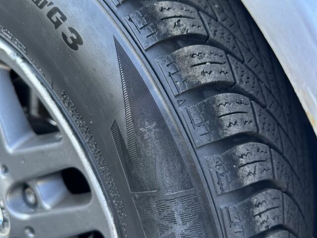 Серый БМВ 3 Серия, объемом двигателя 2 л и пробегом 353 тыс. км за 2800 $, фото 15 на Automoto.ua