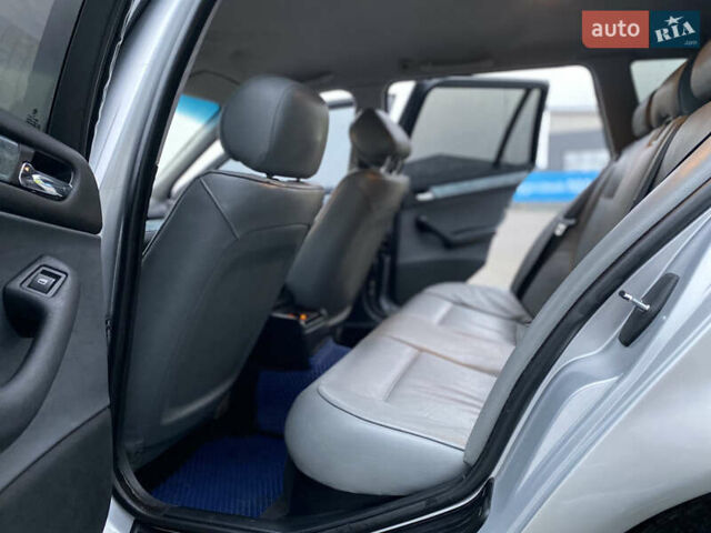 Серый БМВ 3 Серия, объемом двигателя 2 л и пробегом 333 тыс. км за 4199 $, фото 28 на Automoto.ua