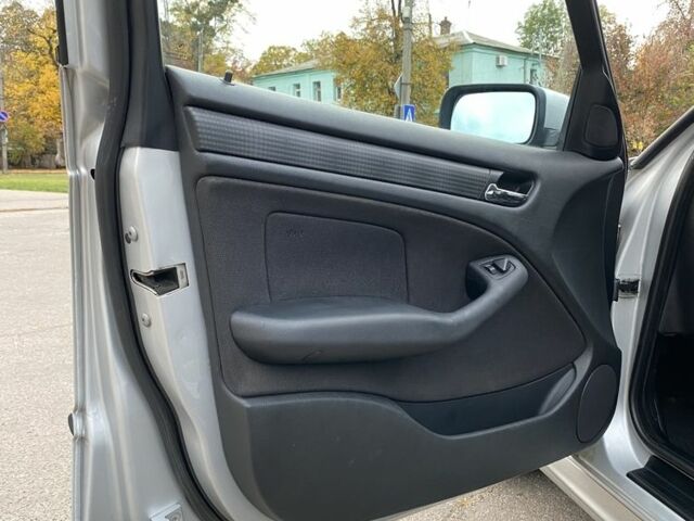 Сірий БМВ 3 Серія, об'ємом двигуна 2 л та пробігом 400 тис. км за 3500 $, фото 13 на Automoto.ua