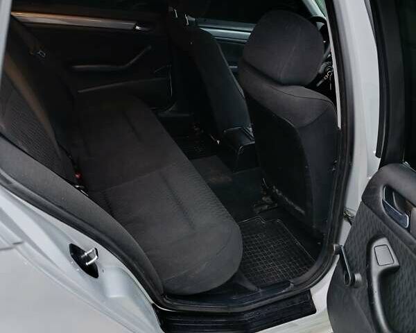 Серый БМВ 3 Серия, объемом двигателя 2 л и пробегом 445 тыс. км за 4999 $, фото 11 на Automoto.ua