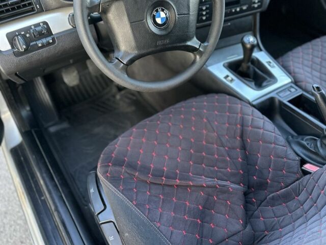 Серый БМВ 3 Серия, объемом двигателя 2 л и пробегом 353 тыс. км за 2800 $, фото 11 на Automoto.ua