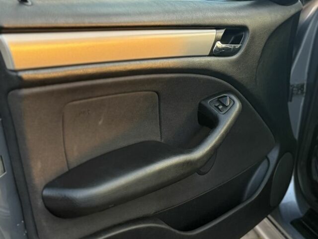 Сірий БМВ 3 Серія, об'ємом двигуна 2 л та пробігом 350 тис. км за 5400 $, фото 11 на Automoto.ua