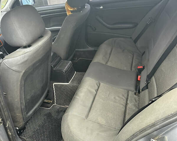 Серый БМВ 3 Серия, объемом двигателя 2 л и пробегом 390 тыс. км за 5300 $, фото 13 на Automoto.ua