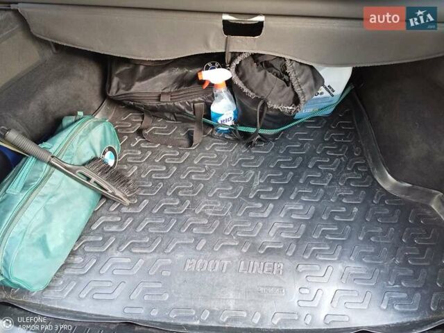 Серый БМВ 3 Серия, объемом двигателя 2 л и пробегом 316 тыс. км за 6000 $, фото 5 на Automoto.ua