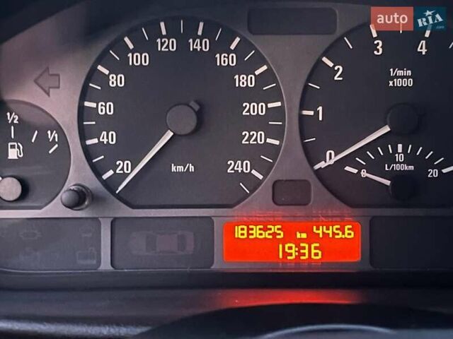 Серый БМВ 3 Серия, объемом двигателя 2 л и пробегом 184 тыс. км за 4400 $, фото 2 на Automoto.ua