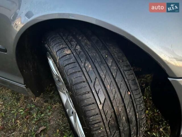 Серый БМВ 3 Серия, объемом двигателя 2 л и пробегом 184 тыс. км за 4400 $, фото 1 на Automoto.ua