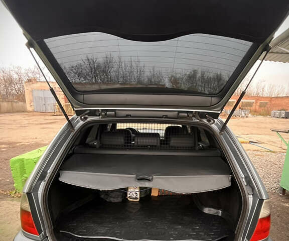 Серый БМВ 3 Серия, объемом двигателя 2 л и пробегом 304 тыс. км за 5800 $, фото 15 на Automoto.ua