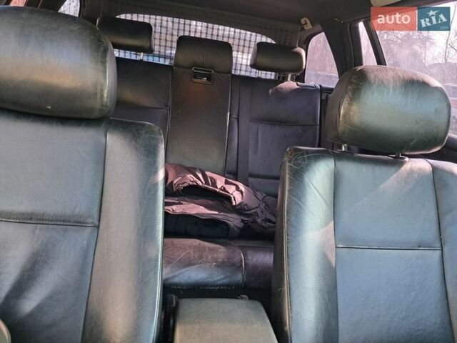 Серый БМВ 3 Серия, объемом двигателя 2 л и пробегом 328 тыс. км за 4200 $, фото 12 на Automoto.ua