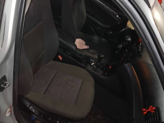 Сірий БМВ 3 Серія, об'ємом двигуна 2 л та пробігом 390 тис. км за 2800 $, фото 4 на Automoto.ua