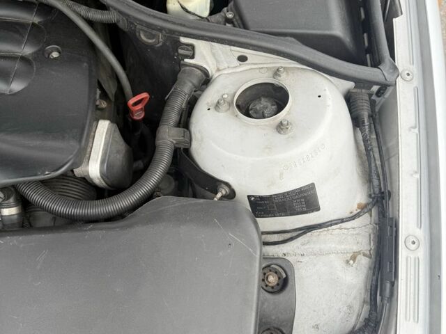 Серый БМВ 3 Серия, объемом двигателя 1.8 л и пробегом 189 тыс. км за 5500 $, фото 9 на Automoto.ua