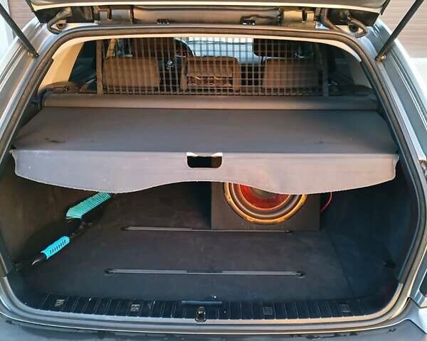 Серый БМВ 3 Серия, объемом двигателя 2 л и пробегом 233 тыс. км за 4500 $, фото 12 на Automoto.ua