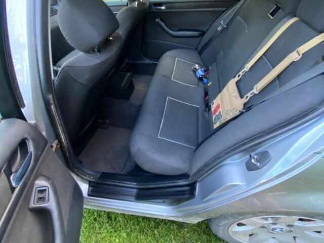 Серый БМВ 3 Серия, объемом двигателя 2 л и пробегом 500 тыс. км за 1100 $, фото 9 на Automoto.ua