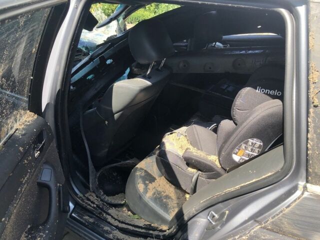 Сірий БМВ 3 Серія, об'ємом двигуна 2 л та пробігом 330 тис. км за 1800 $, фото 4 на Automoto.ua