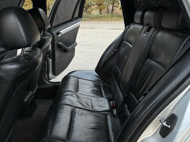 Серый БМВ 3 Серия, объемом двигателя 2 л и пробегом 373 тыс. км за 4700 $, фото 7 на Automoto.ua